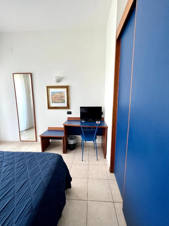 Hotel B&B Montecarlo Milano Marittima Exterior photo