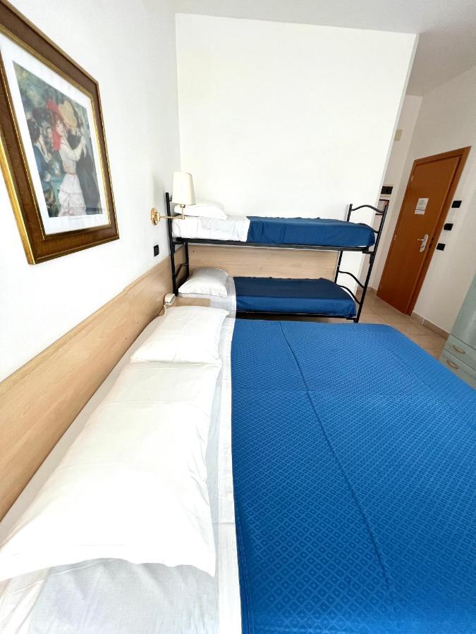 Hotel B&B Montecarlo Milano Marittima Exterior photo
