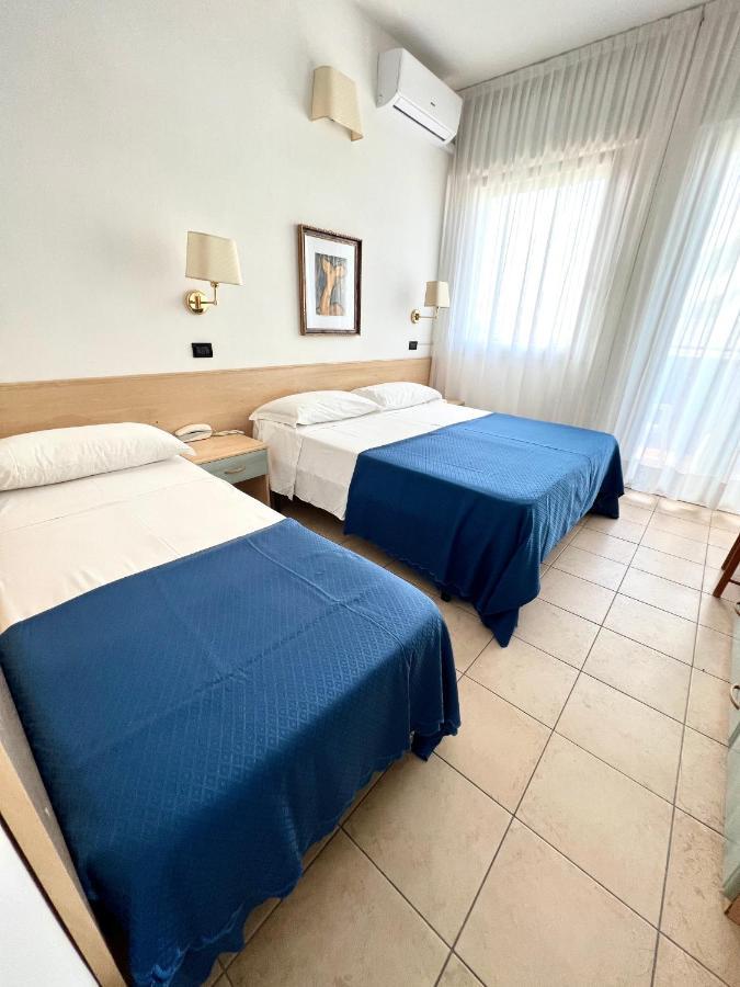 Hotel B&B Montecarlo Milano Marittima Exterior photo