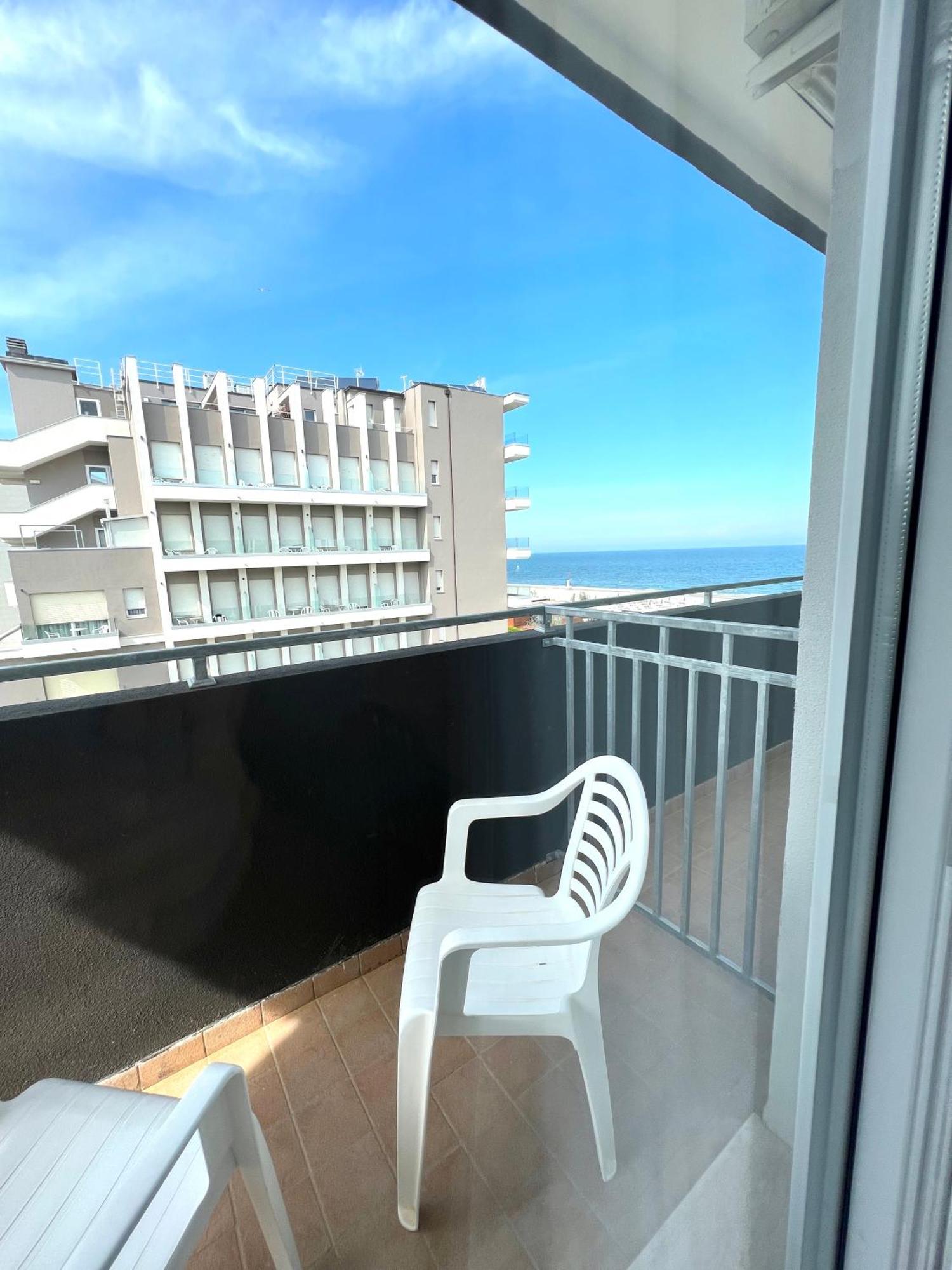 Hotel B&B Montecarlo Milano Marittima Exterior photo